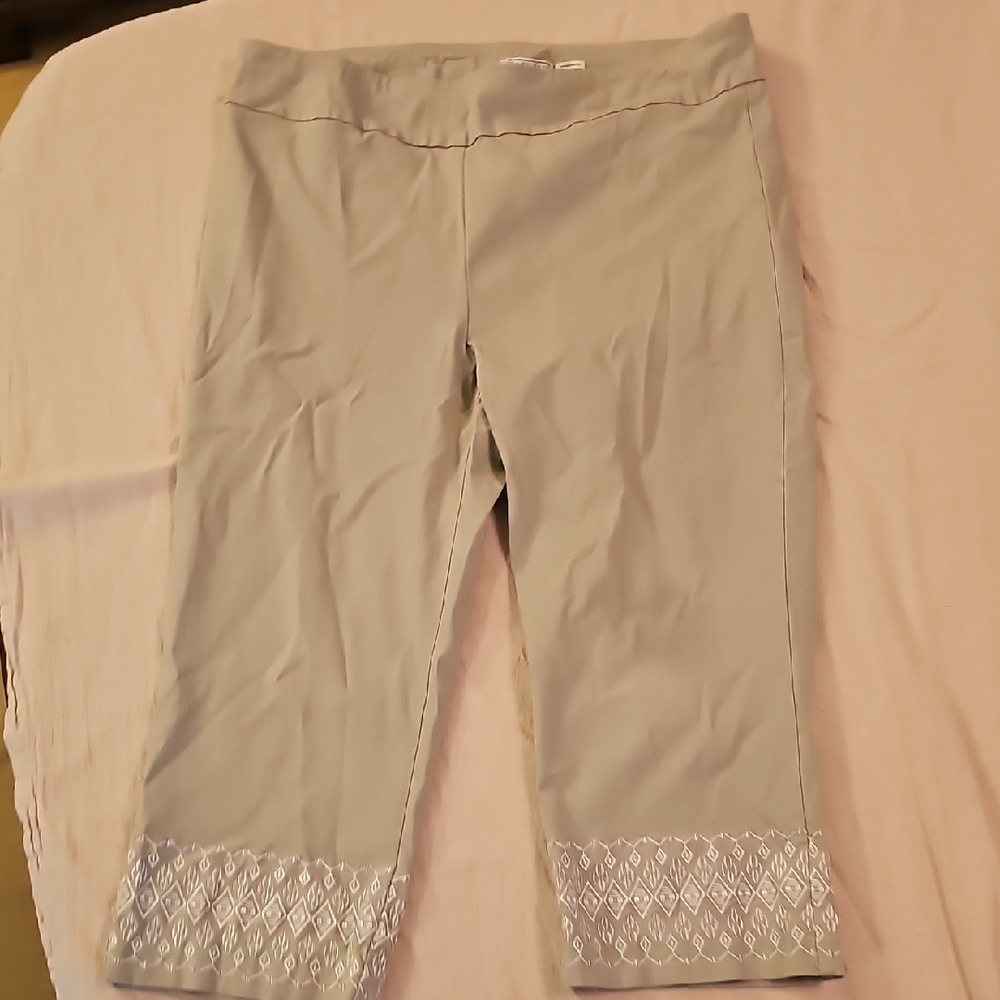 Stylish Cropped Pants with Embroidered Hem